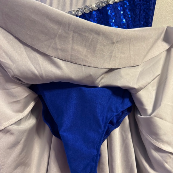 Girls Glitter Sequins Cheerleading Uniform - Picture 5 of 6